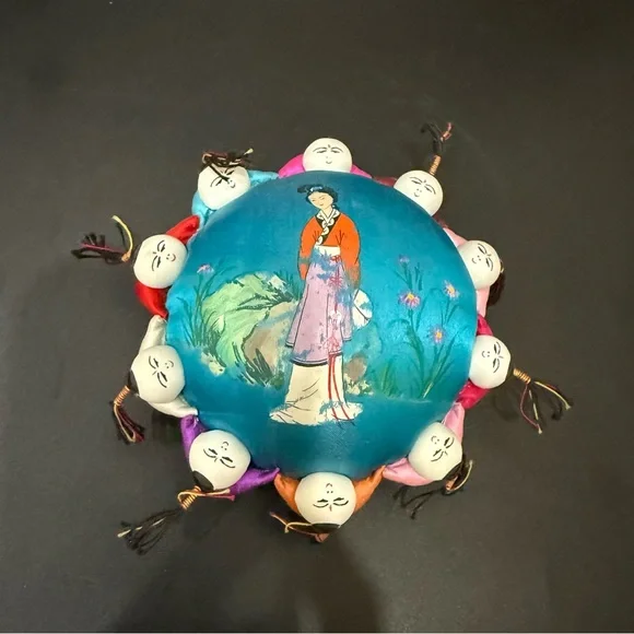 Vintage Handpainted Chinese Silk Round Pincushion Surrounded with 10 Cute Dolls - Picture 2 of 10